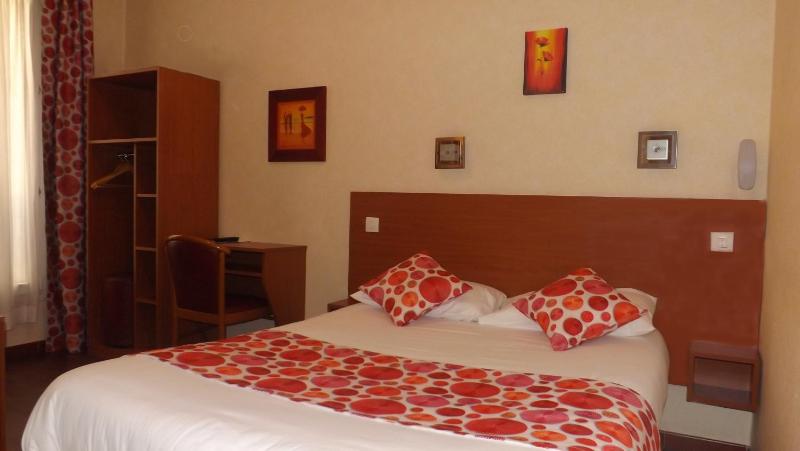 Standard Double Room image 1