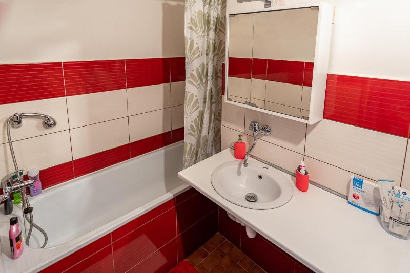 Castle View Apartment - image 5