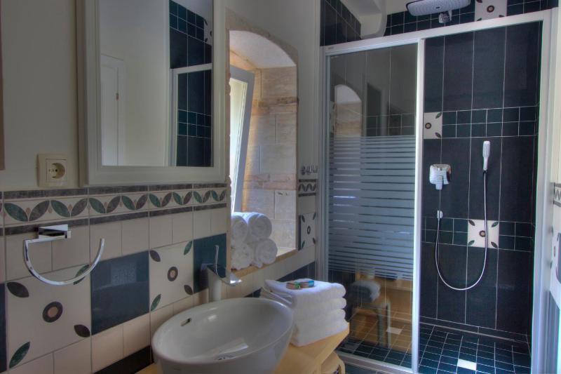 One-Bedroom Apartment - 7 Don Ive Prodana  image 1