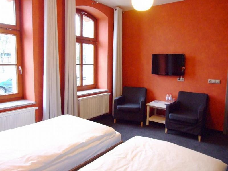 Double Room image 4