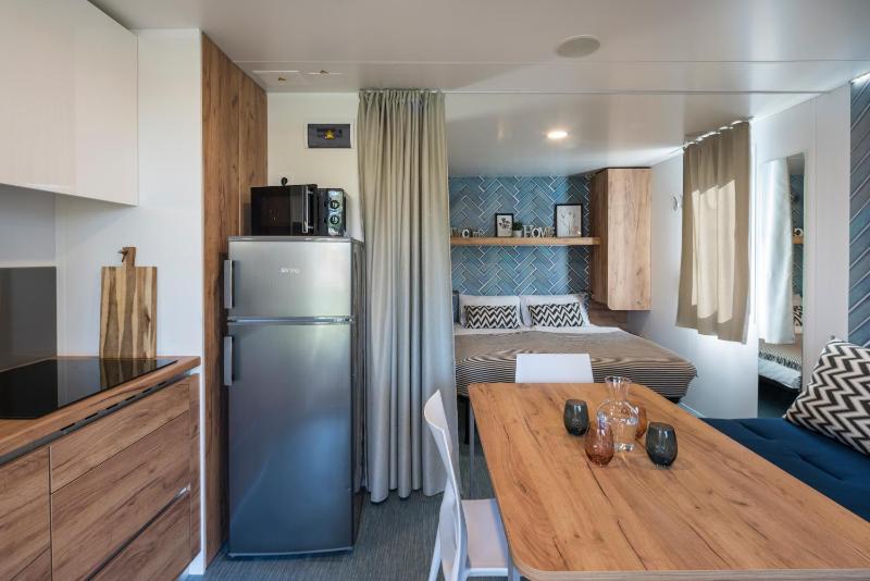 Comfort One-Bedroom Mobile Home with Terrace image 3