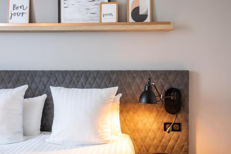 Junior Suite with One Double Bed and Sofa Bed image 3