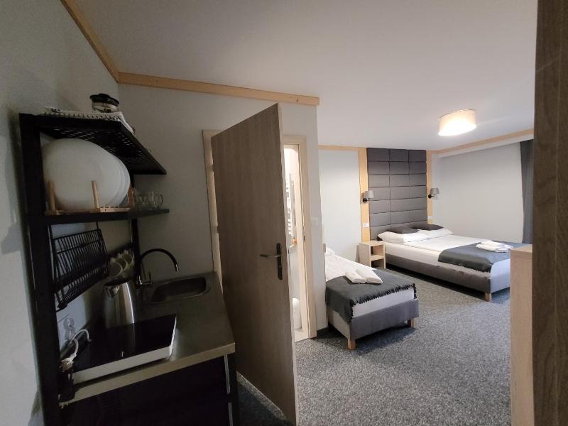 Deluxe Triple Room image 2