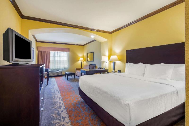 Executive King Room image 2