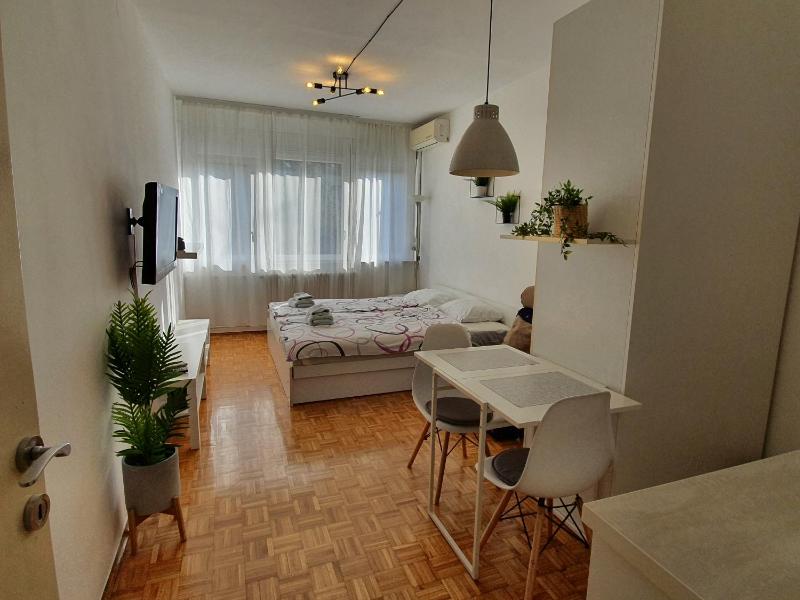 Apartment with Garden View image 4