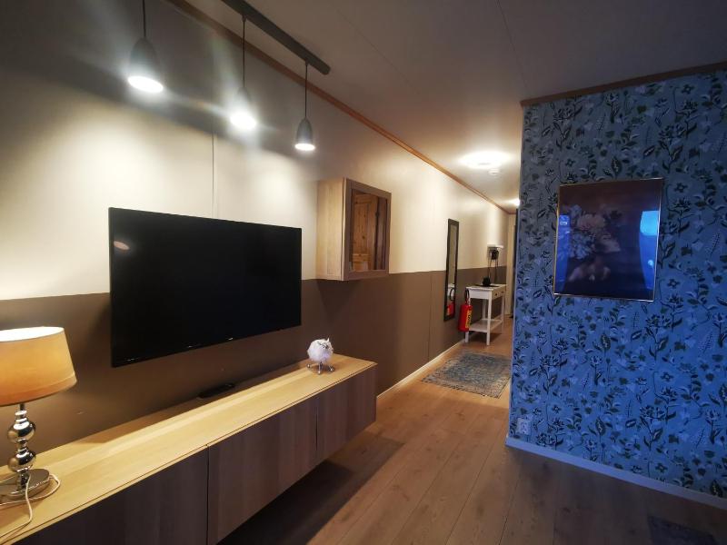 Junior suite with fjord view image 2