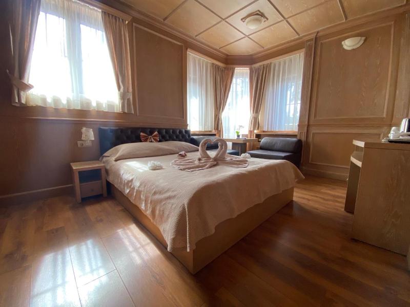Double Room image 2