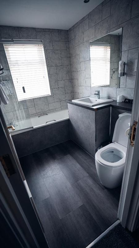 Single Room image 3