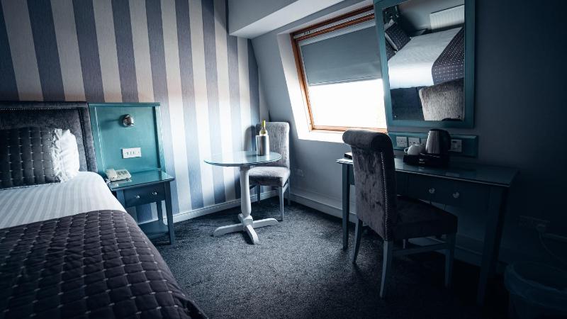 Superior Double Room image 4