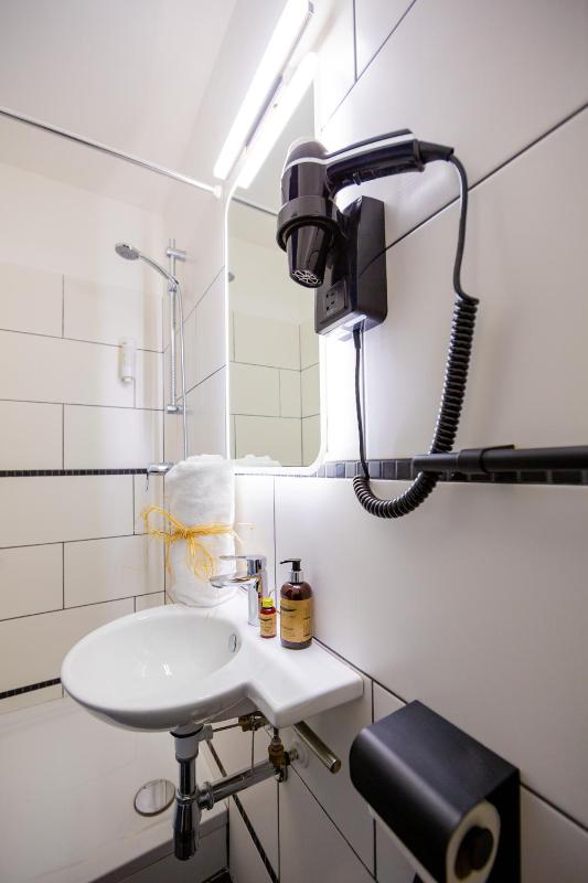 Berti Hotel - Mulhouse Centre Gare - image 23