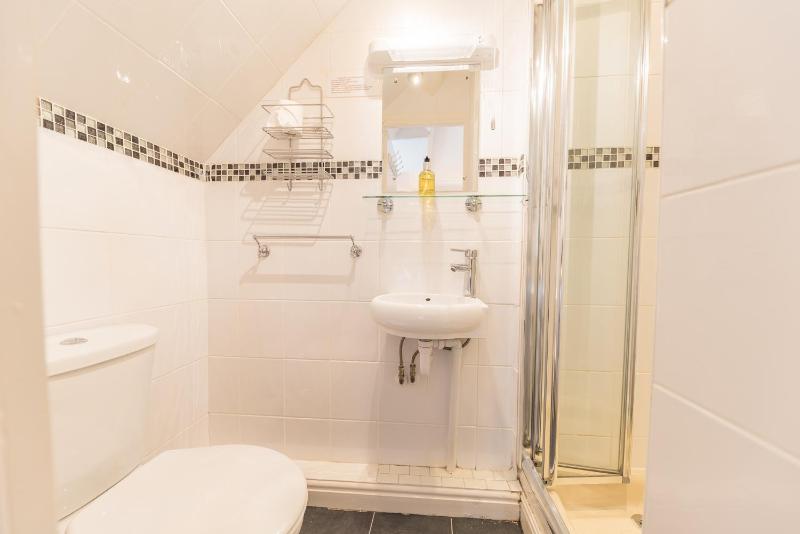 Rayrigg Villa Windermere (Room Only) - image 2