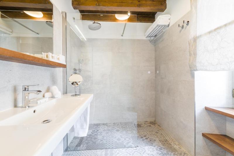 Family Duplex Room with Old Town View image 2