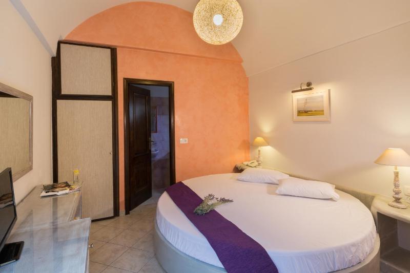 Double or Twin Room image 2