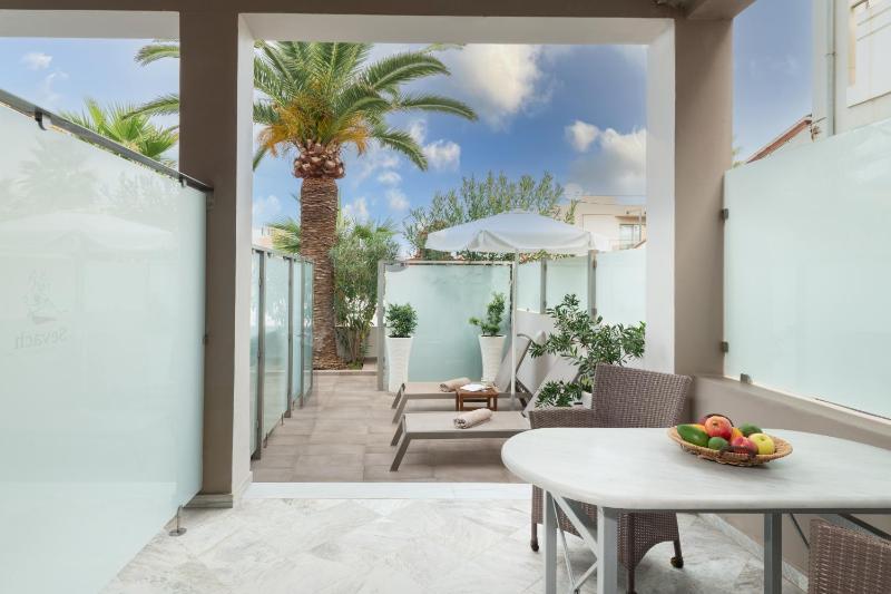 Luxury Studio image 1