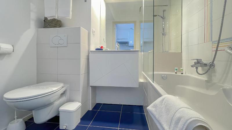 One-Bedroom Apartment image 3