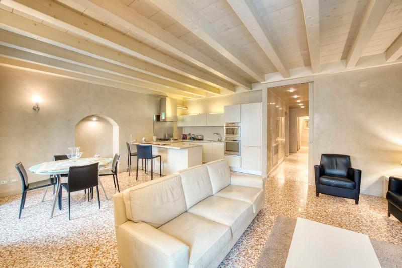 ApartmentsArena - Suite Mercatorum - Piazza Erbe - image 12
