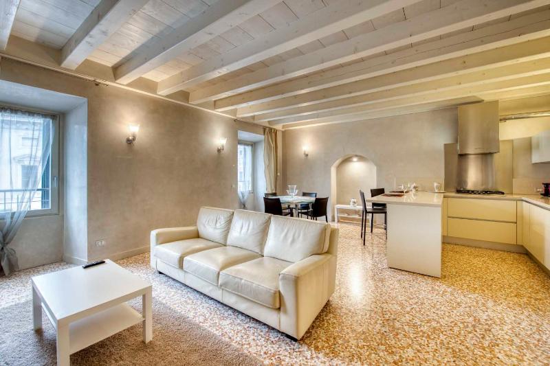 ApartmentsArena - Suite Mercatorum - Piazza Erbe - image 8