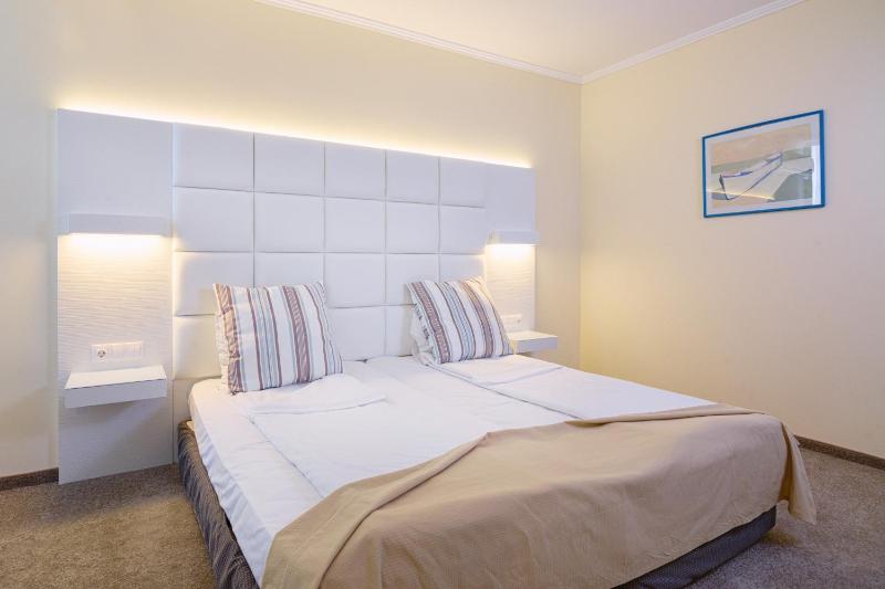 Double Room (2 Adults + 2 Children) image 4