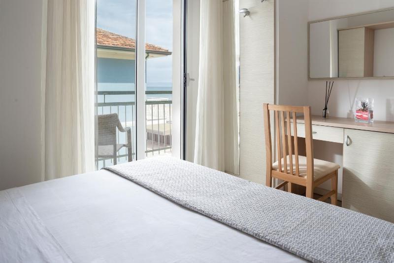 Standard Double Room image 4