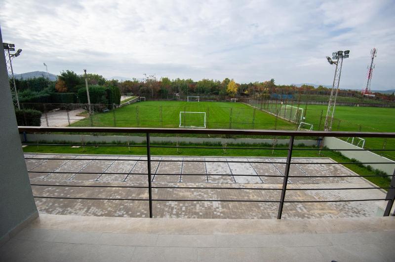 Deluxe Double Room with Balcony image 3