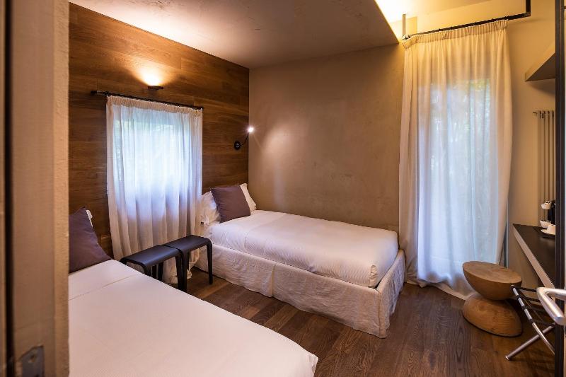 Two-Bedroom Bungalow with Private Pool  image 4