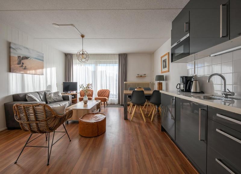 Apartment (4 Adults) image 4