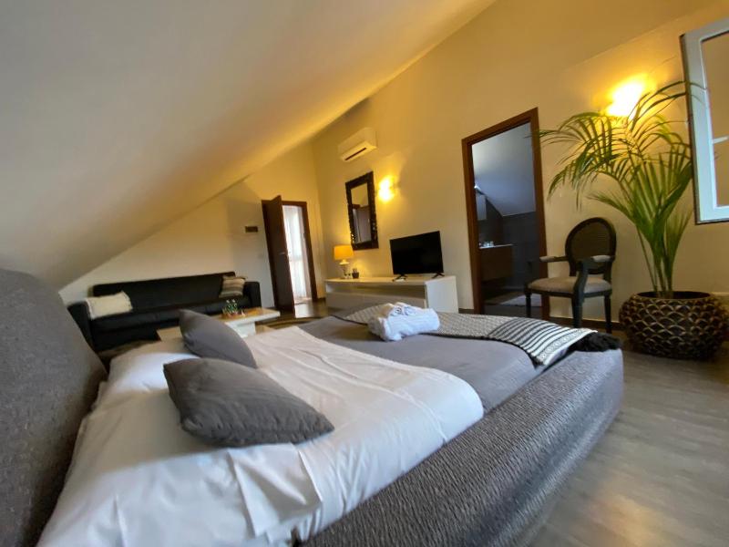 Economy Double Room image 2