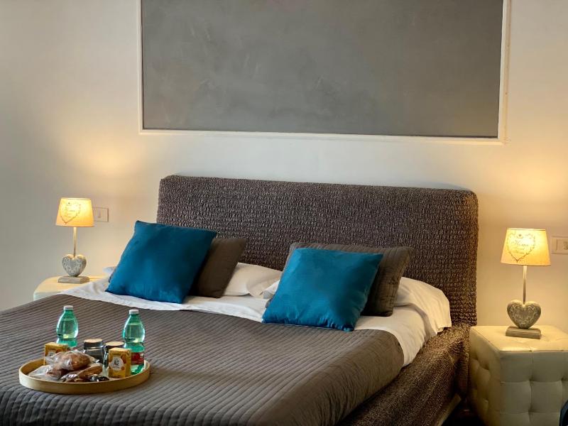 Double or Twin Room image 4