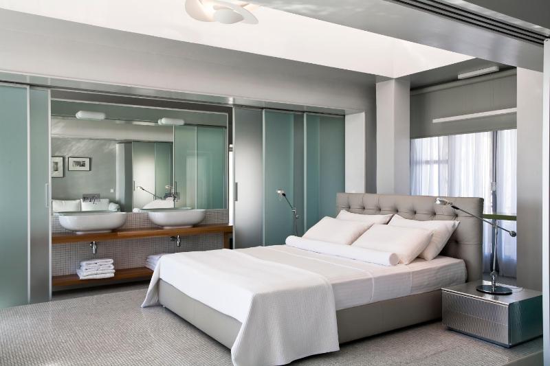 Master Suite with Volcano View  image 2