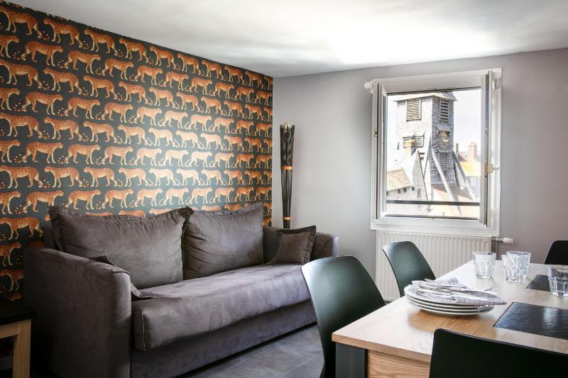 One-Bedroom Apartment image 1