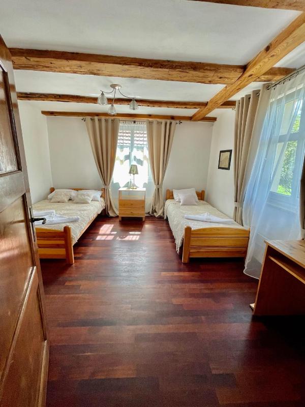 OAZA POD STRZECHĄ -Dom na wyłączność z jacuzzi dużym ogrodem i 3 sypialniami - image 24