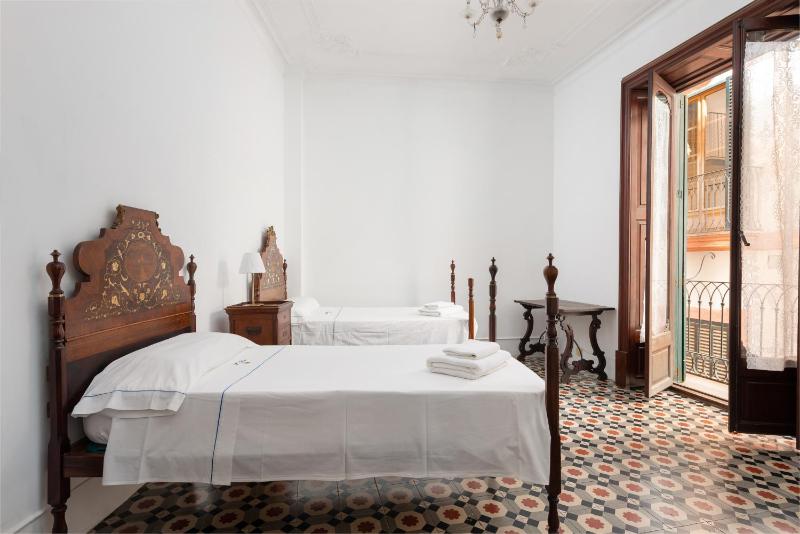 Double Room with Shared Bathroom image 4