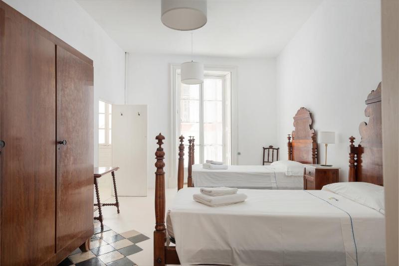 Double Room with Private Bathroom image 3