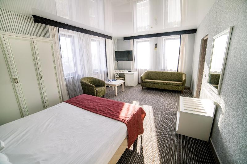 One-Bedroom Apartment image 2