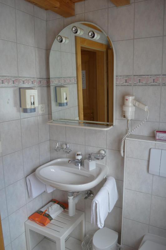 Quadruple Room image 2