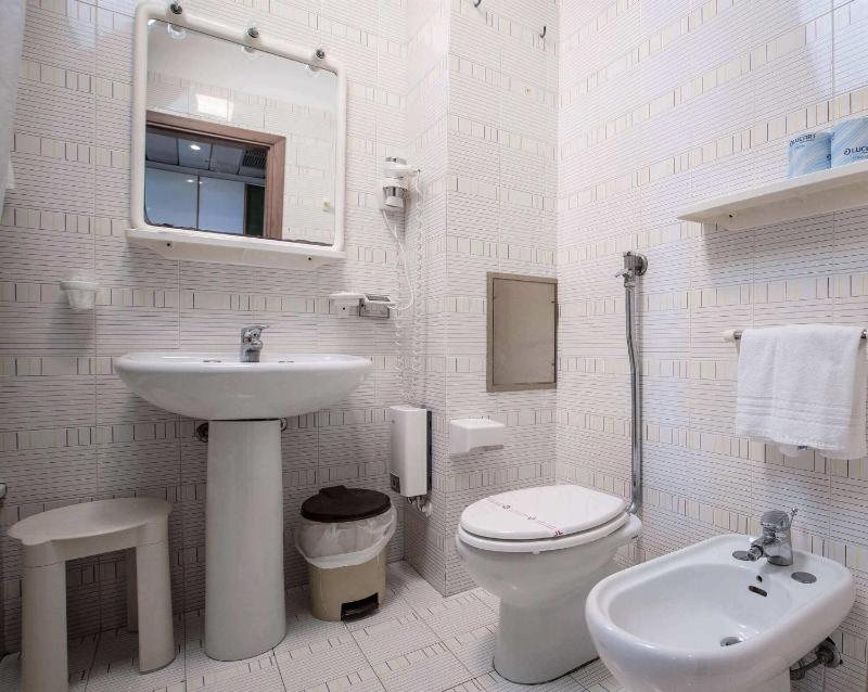 Double or Twin Room image 2