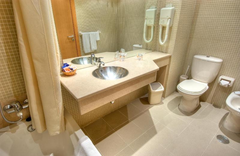 Twin Room image 1