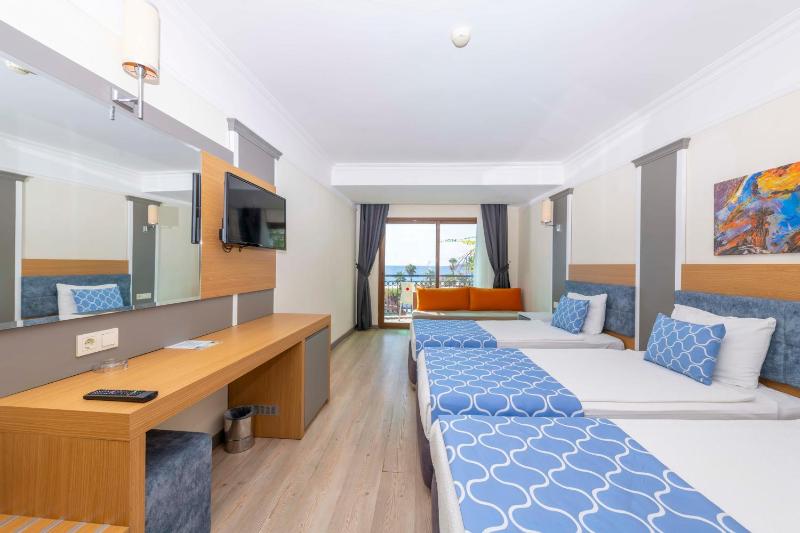 Standard Single Room with Land View image 4