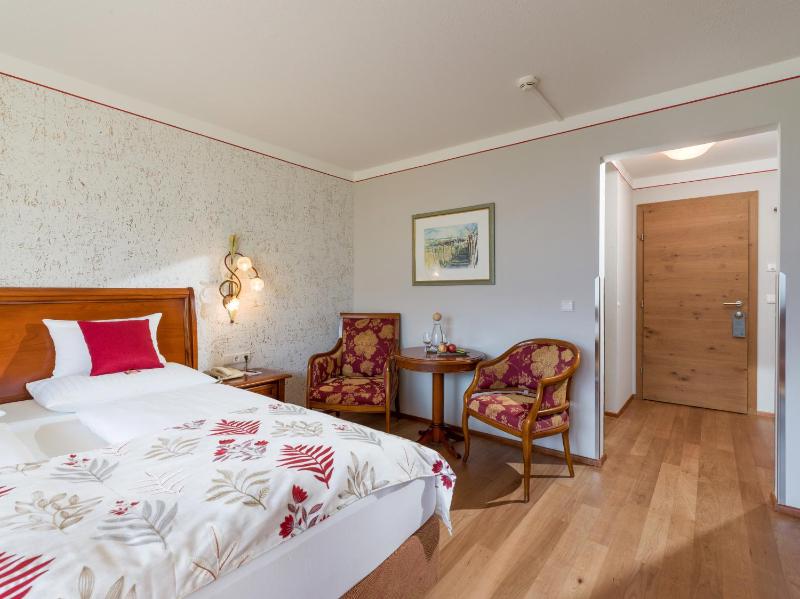 Superior Double Room image 3