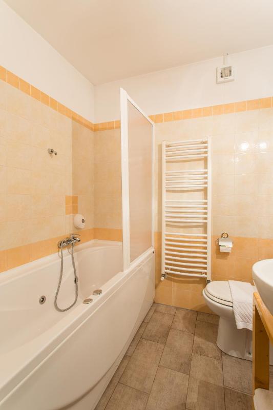 Double Room image 4