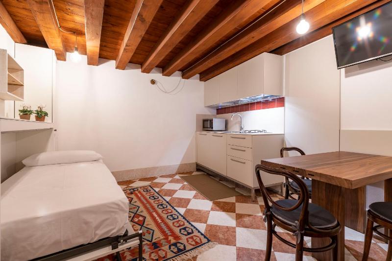San Silvestro House - image 10
