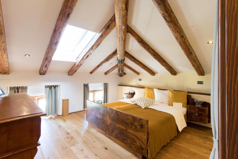 Double Room image 4