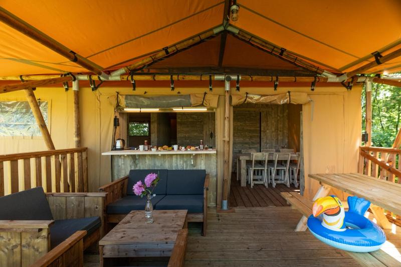 Tent - Deluxe image 3