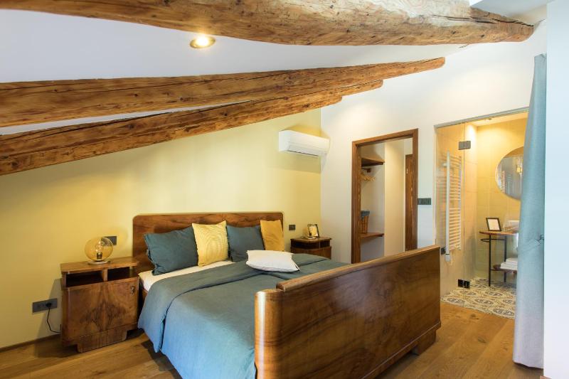 Double Room image 4