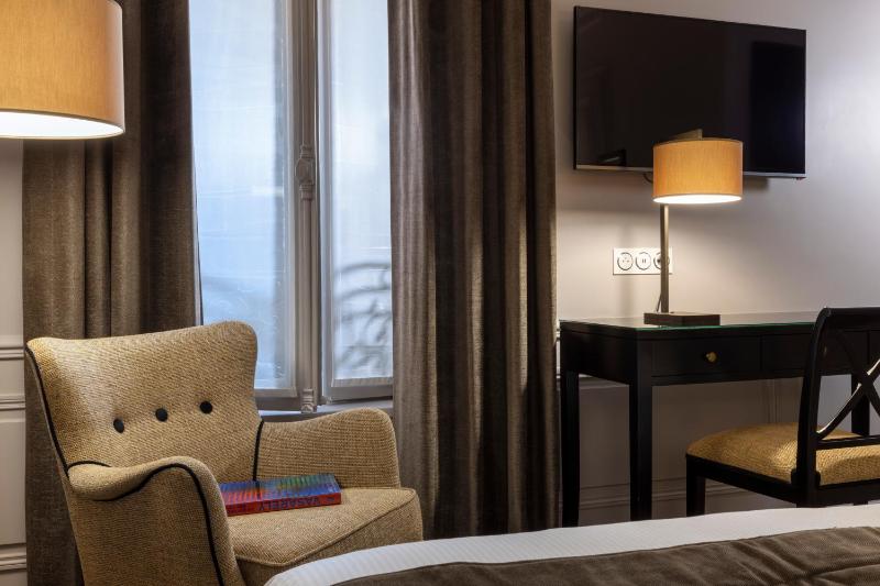 Superior Double or Twin Room image 4