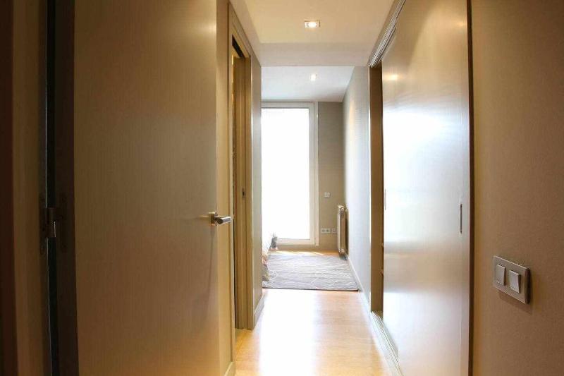 PASSEIG DE GRACIA SUN APARTAMENT BALCONY / 2 BEDROOMS - image 5