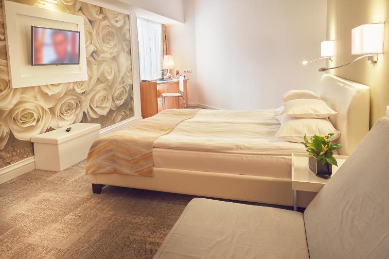 Standard Family Room with sofabed  image 3