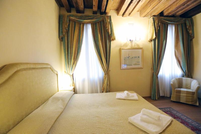 Triple Room with View image 1