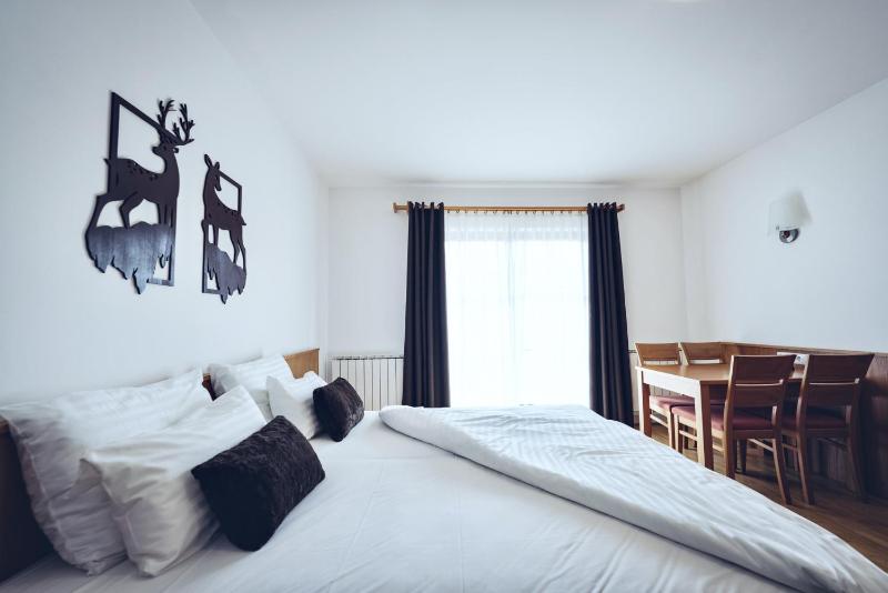 Deluxe Double Room with Balcony image 1