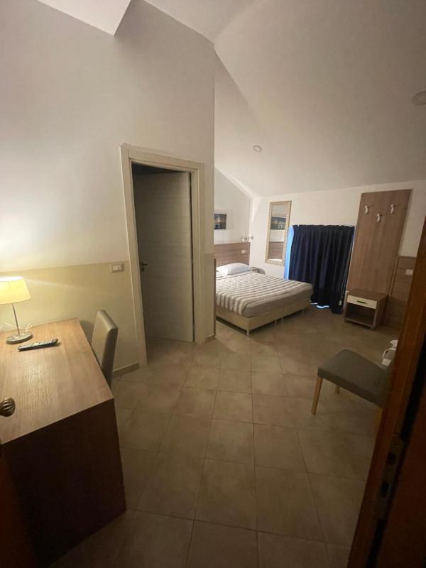 Classic Triple Room image 1